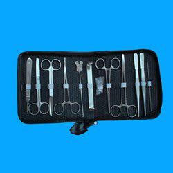 Estuche de disección con 12 Pzs