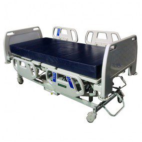 Cama para cuidados intensivos con báscula