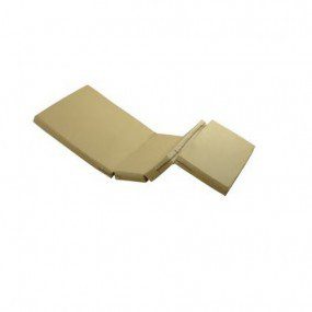 Colchon seccionado en 4 partes con 8 cm de espesor